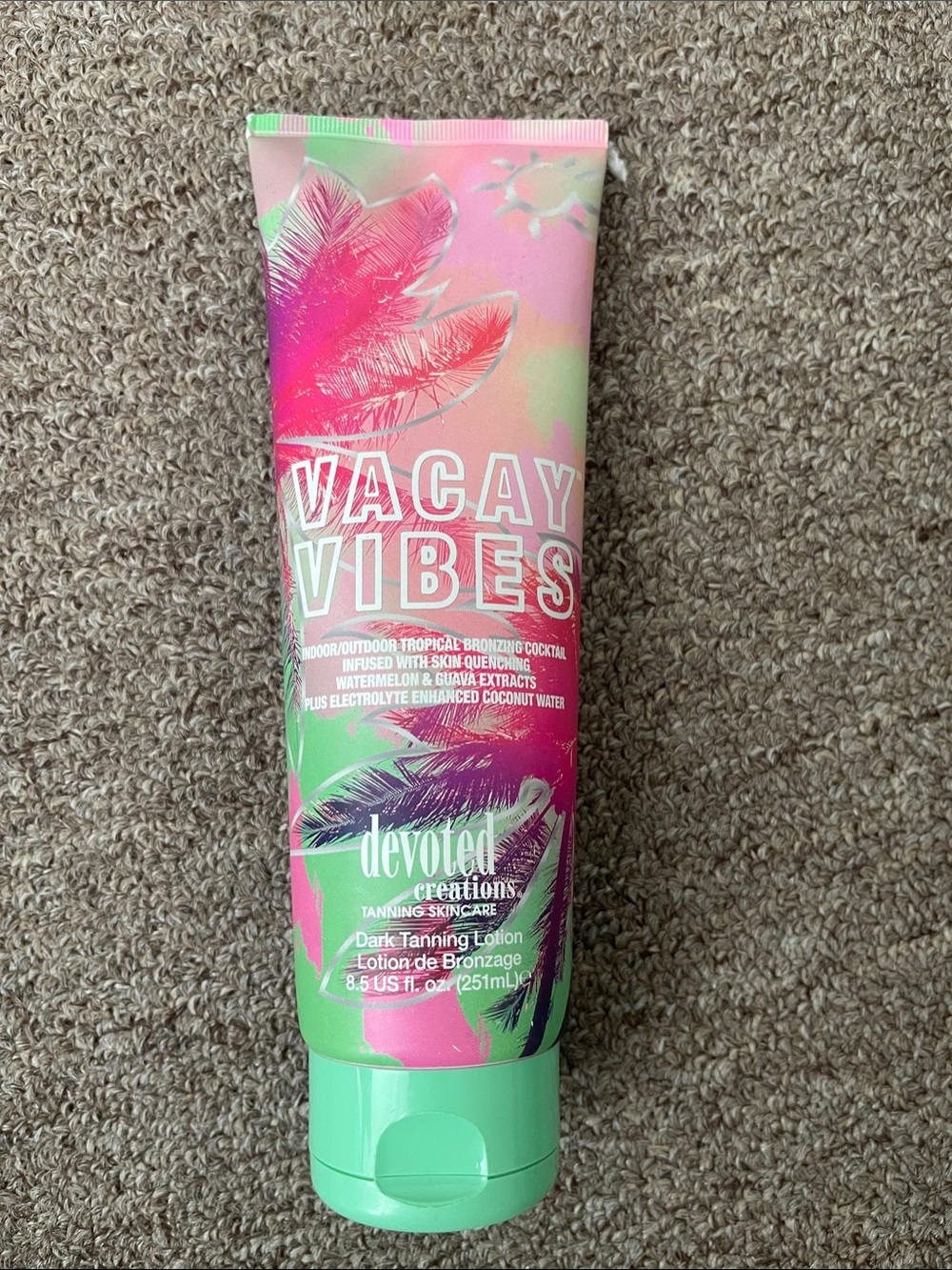 Vacay Vibes Dark Tanning Lotion - Pink & Green